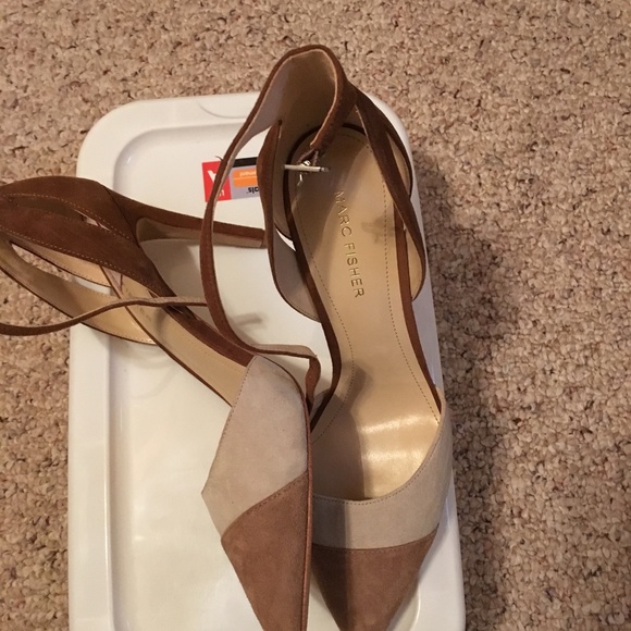 MARC FISHER MEDIUM BROWN SUEDE TWO TONE PUMPS - Picture 3 of 4